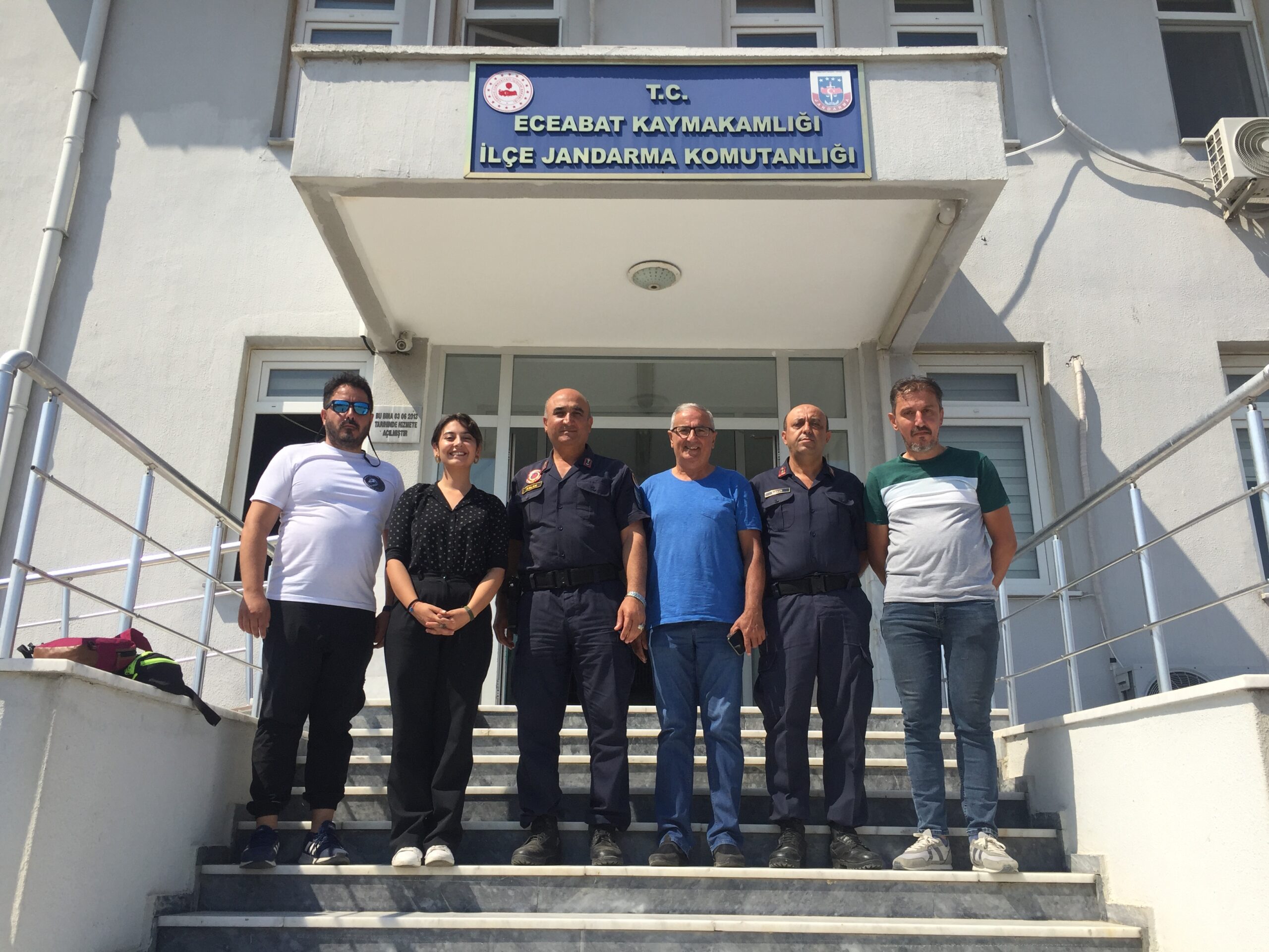Çanakkale Bisiklet Platformu Gönüllüleri, Eceabat İlçe Jandarma Komutanlığını Ziyaret Etti.