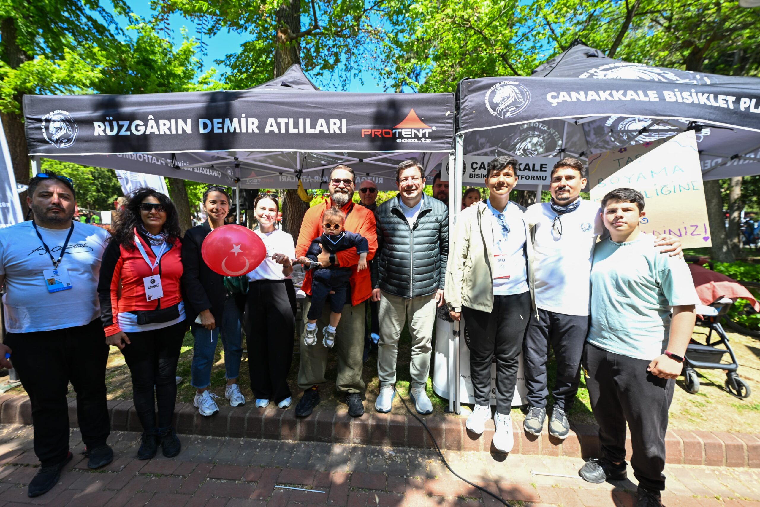 23 Nisan Ulusal Egemenlik ve Çocuk Bayramında Tahta At Çocuk Şenliği’ndeydik!